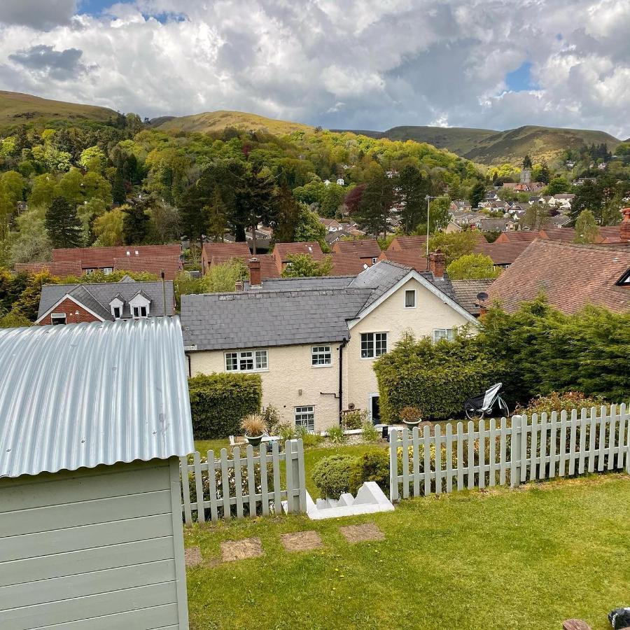 Hilltop Hut Чёч Стретон Экстерьер фото